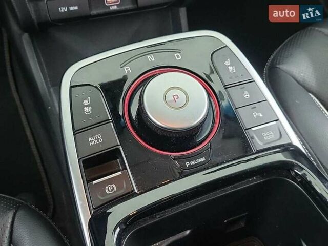 Серый Киа Niro, объемом двигателя 0 л и пробегом 160 тыс. км за 18950 $, фото 13 на Automoto.ua