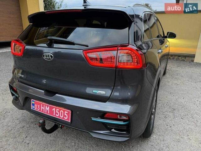 Киа Niro 2020 в Львове на Automoto.ua Серый Киа Niro, объемом двигателя 0 л и пробегом 136 тыс. км за 17950 $, фото 5 на Automoto.ua