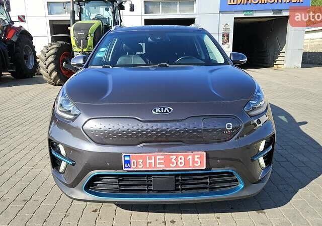Серый Киа Niro, объемом двигателя 0 л и пробегом 145 тыс. км за 18800 $, фото 13 на Automoto.ua