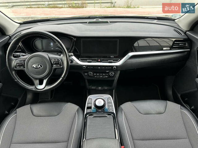 Серый Киа Niro, объемом двигателя 0 л и пробегом 128 тыс. км за 19400 $, фото 54 на Automoto.ua