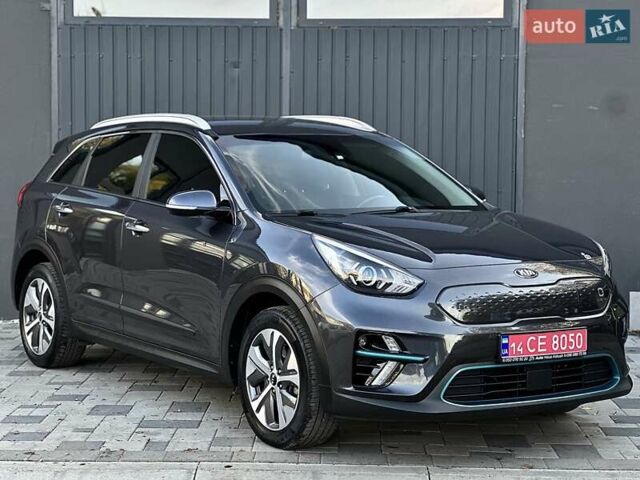 Серый Киа Niro, объемом двигателя 0 л и пробегом 88 тыс. км за 18500 $, фото 4 на Automoto.ua