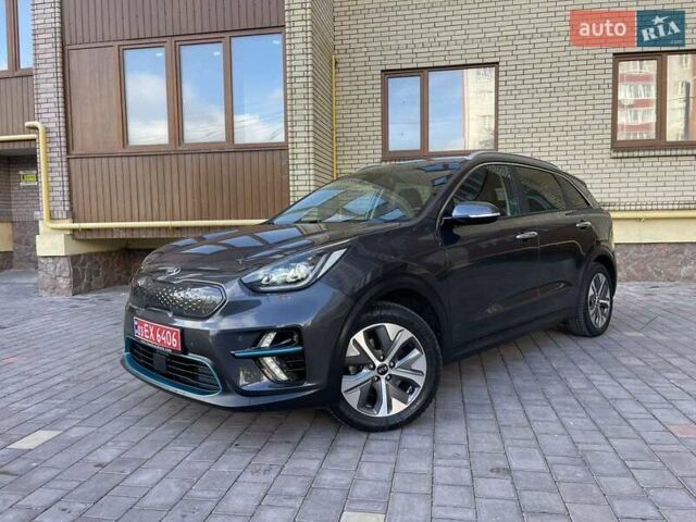 Серый Киа Niro, объемом двигателя 0 л и пробегом 125 тыс. км за 19250 $, фото 3 на Automoto.ua