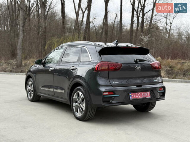 Серый Киа Niro, объемом двигателя 0 л и пробегом 120 тыс. км за 19750 $, фото 10 на Automoto.ua