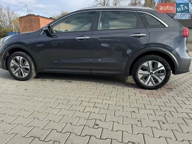 Серый Киа Niro, объемом двигателя 0 л и пробегом 149 тыс. км за 18200 $, фото 9 на Automoto.ua
