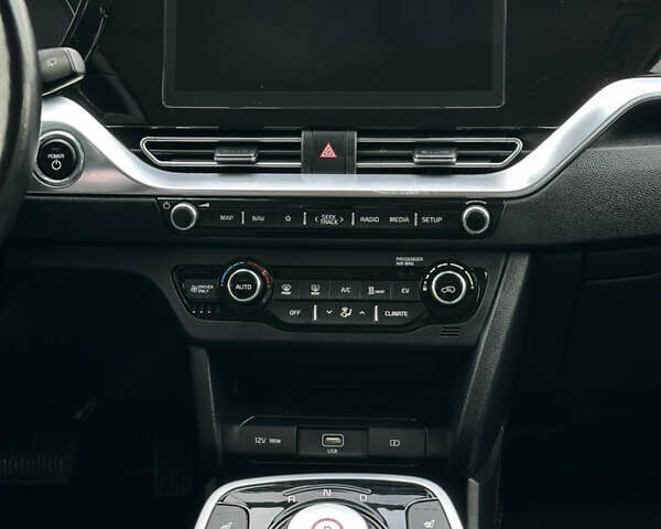 Серый Киа Niro, объемом двигателя 0 л и пробегом 128 тыс. км за 19400 $, фото 58 на Automoto.ua
