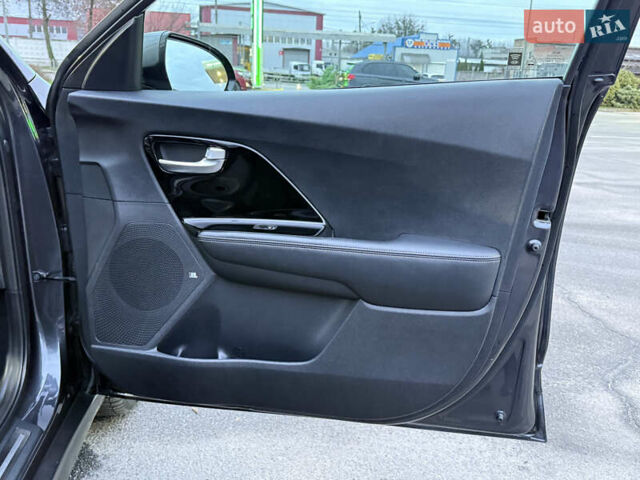 Серый Киа Niro, объемом двигателя 0 л и пробегом 165 тыс. км за 18000 $, фото 78 на Automoto.ua