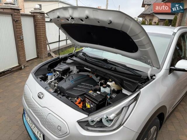 Сірий Кіа Niro, об'ємом двигуна 0 л та пробігом 71 тис. км за 21999 $, фото 87 на Automoto.ua