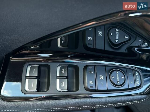 Сірий Кіа Niro, об'ємом двигуна 0 л та пробігом 76 тис. км за 22700 $, фото 35 на Automoto.ua