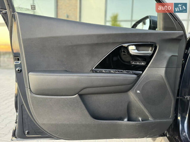 Серый Киа Niro, объемом двигателя 0 л и пробегом 142 тыс. км за 17700 $, фото 41 на Automoto.ua
