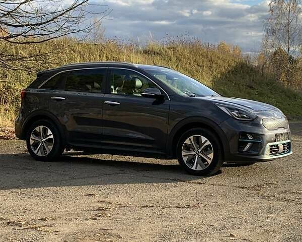 Сірий Кіа Niro, об'ємом двигуна 0 л та пробігом 128 тис. км за 18950 $, фото 12 на Automoto.ua