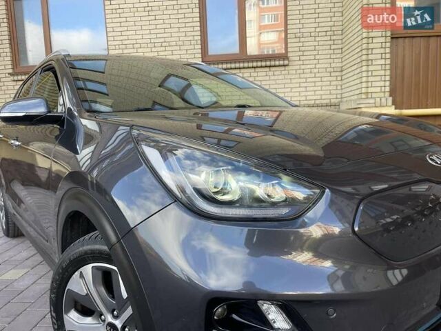 Серый Киа Niro, объемом двигателя 0 л и пробегом 125 тыс. км за 19250 $, фото 12 на Automoto.ua