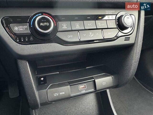 Сірий Кіа Niro, об'ємом двигуна 0 л та пробігом 118 тис. км за 19300 $, фото 99 на Automoto.ua