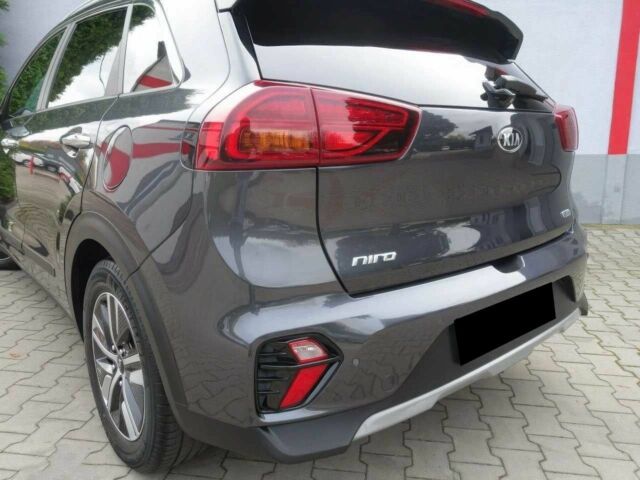 Серый Киа Niro, объемом двигателя 1.6 л и пробегом 45 тыс. км за 10100 $, фото 4 на Automoto.ua