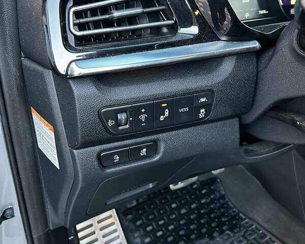 Киа Niro 2020 в Трускавце на Automoto.ua Серый Киа Niro, объемом двигателя 0 л и пробегом 74 тыс. км за 24500 $, фото 9 на Automoto.ua