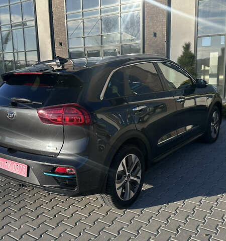 Сірий Кіа Niro, об'ємом двигуна 0 л та пробігом 87 тис. км за 18500 $, фото 2 на Automoto.ua