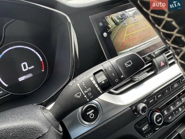 Сірий Кіа Niro, об'ємом двигуна 0 л та пробігом 118 тис. км за 19300 $, фото 85 на Automoto.ua