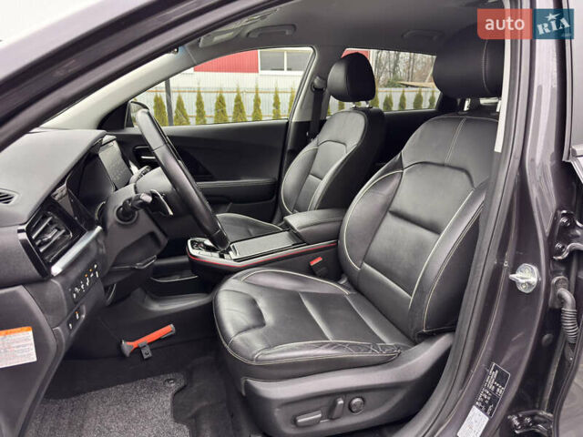 Серый Киа Niro, объемом двигателя 0 л и пробегом 77 тыс. км за 19500 $, фото 16 на Automoto.ua