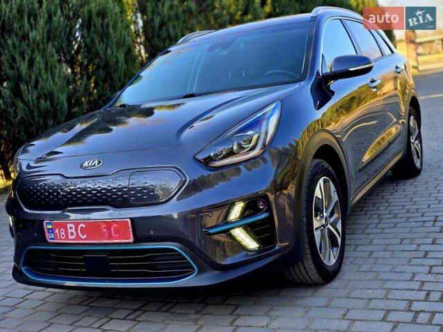 Серый Киа Niro, объемом двигателя 0 л и пробегом 70 тыс. км за 18800 $, фото 2 на Automoto.ua