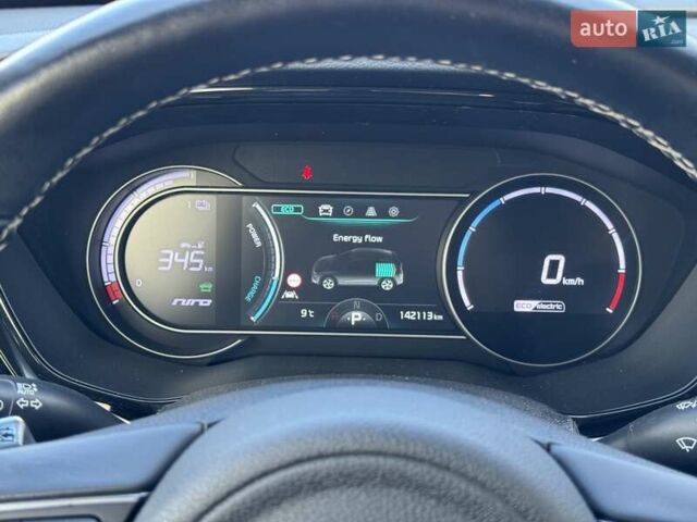Серый Киа Niro, объемом двигателя 0 л и пробегом 142 тыс. км за 18900 $, фото 17 на Automoto.ua