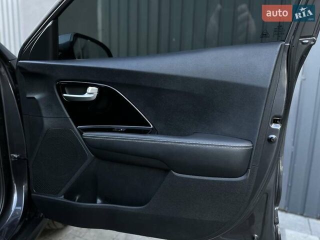 Киа Niro 2020 в Ивано-Франковске на Automoto.ua Серый Киа Niro, объемом двигателя 0 л и пробегом 88 тыс. км за 18500 $, фото 27 на Automoto.ua