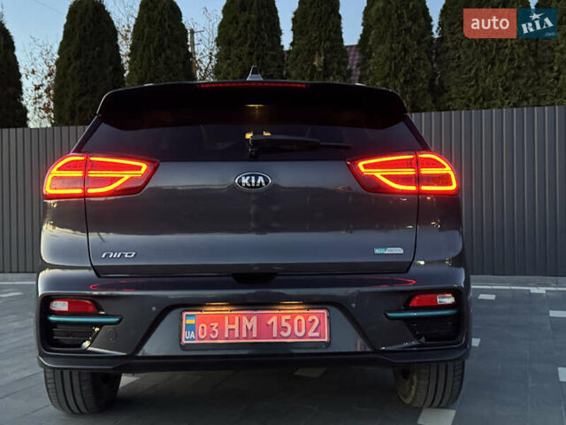 Серый Киа Niro, объемом двигателя 0 л и пробегом 112 тыс. км за 20300 $, фото 23 на Automoto.ua