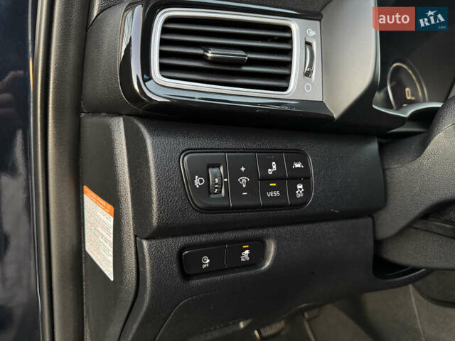 Серый Киа Niro, объемом двигателя 0 л и пробегом 142 тыс. км за 17700 $, фото 43 на Automoto.ua