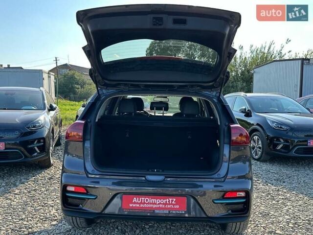 Сірий Кіа Niro, об'ємом двигуна 0 л та пробігом 76 тис. км за 22700 $, фото 44 на Automoto.ua