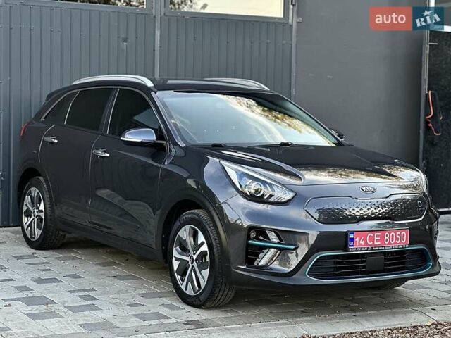 Серый Киа Niro, объемом двигателя 0 л и пробегом 88 тыс. км за 18500 $, фото 37 на Automoto.ua