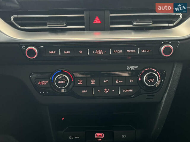 Серый Киа Niro, объемом двигателя 0 л и пробегом 127 тыс. км за 19750 $, фото 44 на Automoto.ua