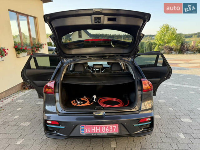 Серый Киа Niro, объемом двигателя 0 л и пробегом 145 тыс. км за 18800 $, фото 98 на Automoto.ua