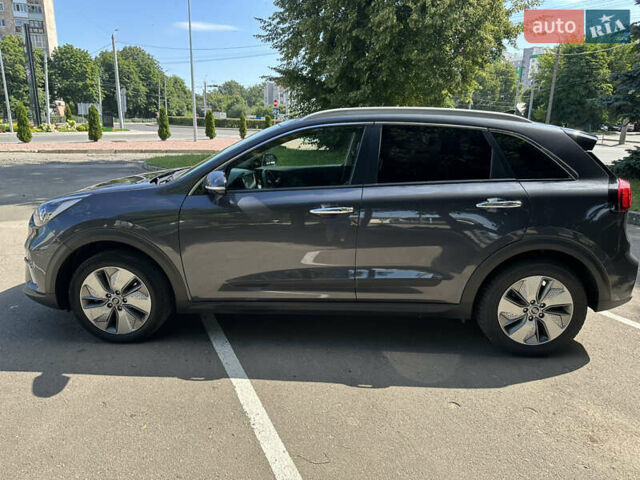 Сірий Кіа Niro, об'ємом двигуна 0 л та пробігом 143 тис. км за 17900 $, фото 8 на Automoto.ua