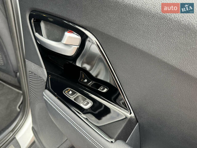 Серый Киа Niro, объемом двигателя 0 л и пробегом 118 тыс. км за 19350 $, фото 118 на Automoto.ua