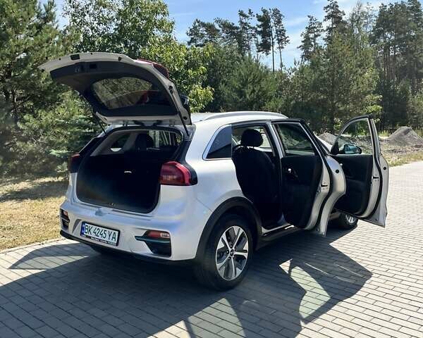 Киа Niro 2020 в Костополе на Automoto.ua Серый Киа Niro, объемом двигателя 0 л и пробегом 113 тыс. км за 18888 $, фото 7 на Automoto.ua