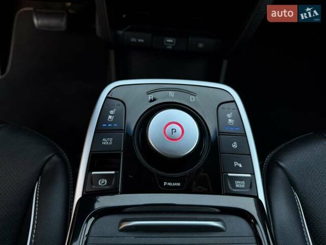 Сірий Кіа Niro, об'ємом двигуна 0 л та пробігом 118 тис. км за 20499 $, фото 60 на Automoto.ua