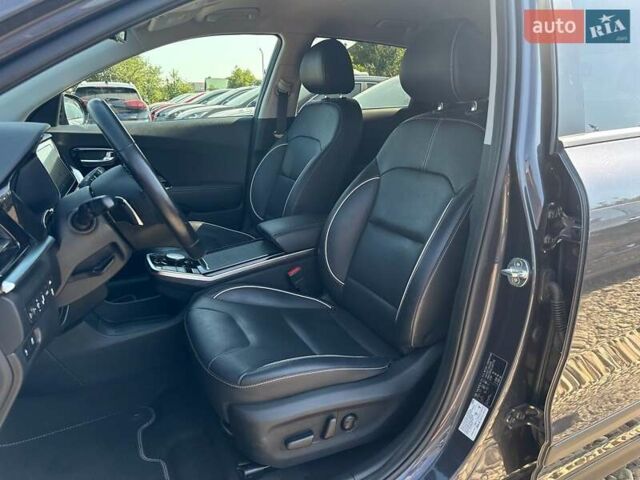 Серый Киа Niro, объемом двигателя 0 л и пробегом 76 тыс. км за 21700 $, фото 1 на Automoto.ua