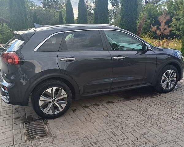 Серый Киа Niro, объемом двигателя 0 л и пробегом 170 тыс. км за 18600 $, фото 10 на Automoto.ua