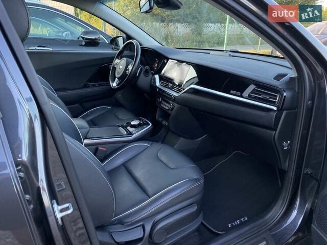 Сірий Кіа Niro, об'ємом двигуна 0 л та пробігом 88 тис. км за 22500 $, фото 53 на Automoto.ua
