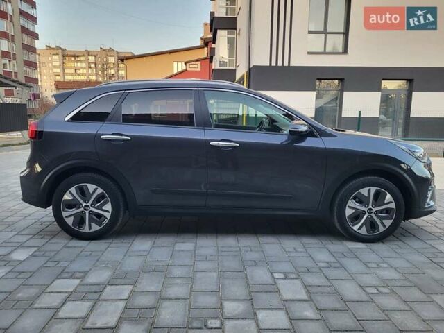 Сірий Кіа Niro, об'ємом двигуна 0 л та пробігом 117 тис. км за 19999 $, фото 1 на Automoto.ua