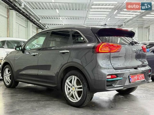 Серый Киа Niro, объемом двигателя 0 л и пробегом 153 тыс. км за 18558 $, фото 4 на Automoto.ua