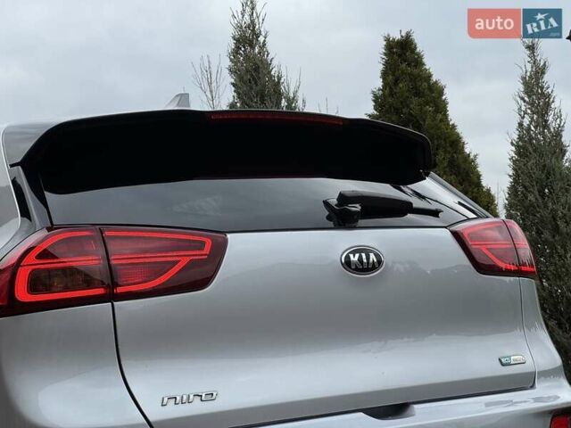 Сірий Кіа Niro, об'ємом двигуна 0 л та пробігом 118 тис. км за 19300 $, фото 28 на Automoto.ua