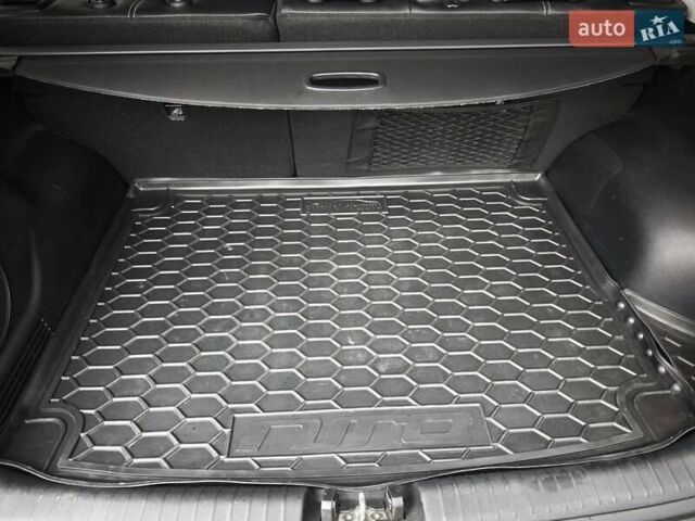 Серый Киа Niro, объемом двигателя 0 л и пробегом 58 тыс. км за 23800 $, фото 18 на Automoto.ua