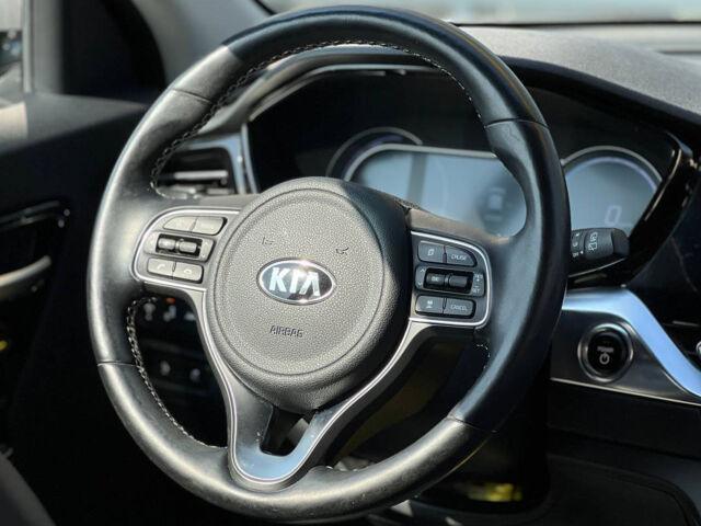 Сірий Кіа Niro, об'ємом двигуна 64 л та пробігом 26 тис. км за 21990 $, фото 9 на Automoto.ua