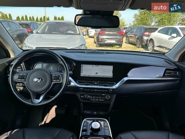 Сірий Кіа Niro, об'ємом двигуна 0 л та пробігом 76 тис. км за 22700 $, фото 47 на Automoto.ua