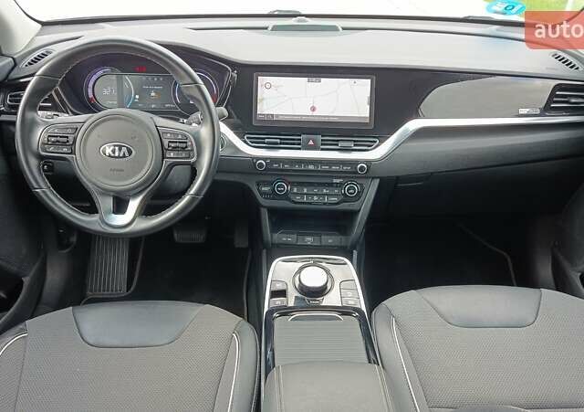 Серый Киа Niro, объемом двигателя 0 л и пробегом 82 тыс. км за 19500 $, фото 20 на Automoto.ua