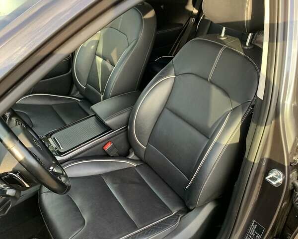 Сірий Кіа Niro, об'ємом двигуна 0 л та пробігом 128 тис. км за 18950 $, фото 15 на Automoto.ua