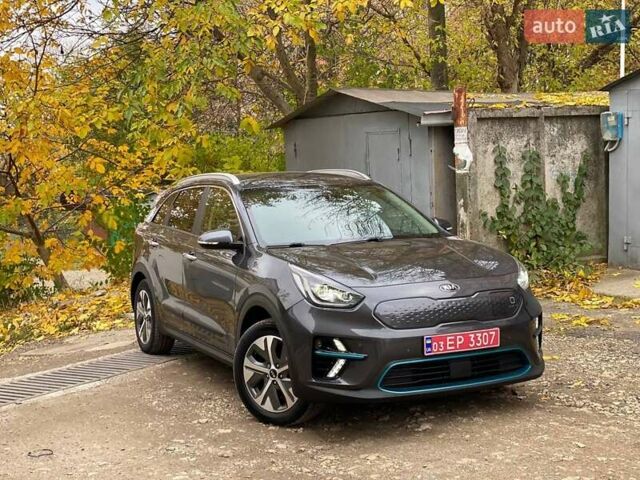 Киа Niro 2020 в Тернополе на Automoto.ua Серый Киа Niro, объемом двигателя 0 л и пробегом 149 тыс. км за 18800 $, фото 5 на Automoto.ua