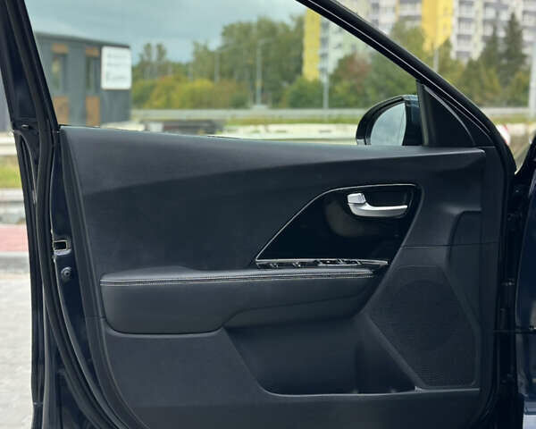 Серый Киа Niro, объемом двигателя 0 л и пробегом 128 тыс. км за 19400 $, фото 34 на Automoto.ua