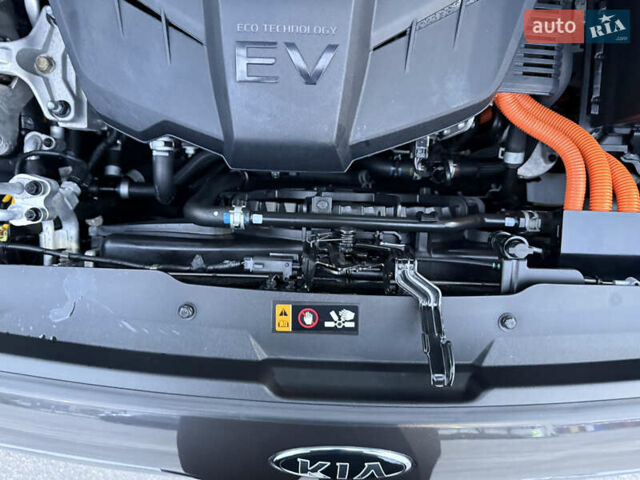 Серый Киа Niro, объемом двигателя 0 л и пробегом 165 тыс. км за 18000 $, фото 42 на Automoto.ua