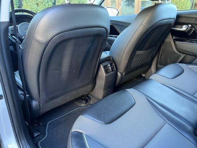 Сірий Кіа Niro, об'ємом двигуна 0 л та пробігом 89 тис. км за 437 $, фото 15 на Automoto.ua