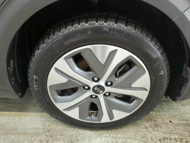 Серый Киа Niro, объемом двигателя 0 л и пробегом 79 тыс. км за 16200 $, фото 9 на Automoto.ua